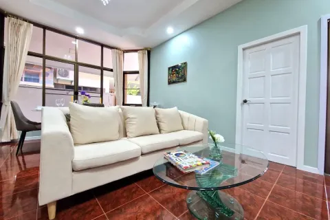 Casa de 3 dormitorios en Pattaya, Tailandia № 212028 - foto 19