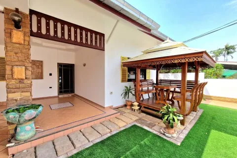 Casa de 3 dormitorios en Pattaya, Tailandia № 212028 - foto 18