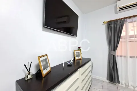 Casa de 3 dormitorios en Pattaya, Tailandia № 212028 - foto 10
