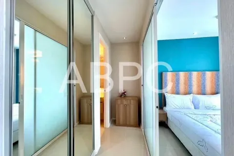Condominio de 2 dormitorios en Jomtien Beach, Pattaya, Tailandia № 212025 - foto 2