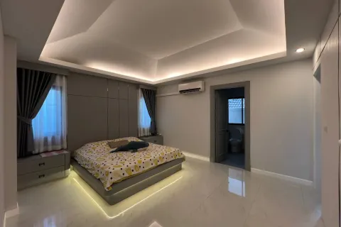 House in Pattaya, Thailand 3 bedrooms № 160245 - photo 11