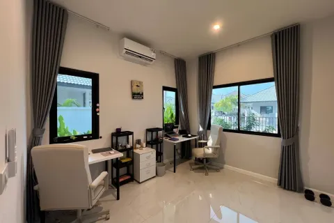 House in Pattaya, Thailand 3 bedrooms № 160245 - photo 10