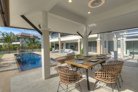 Villa in Phuket, Thailand 4 bedrooms № 160242 - photo 14