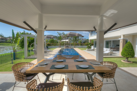 Villa in Phuket, Thailand 4 bedrooms № 160242 - photo 15