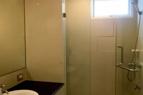 Кондоминиум с 2 спальнями в Ваттхане, Бангкок, Таиланд № 160240 - фото 2