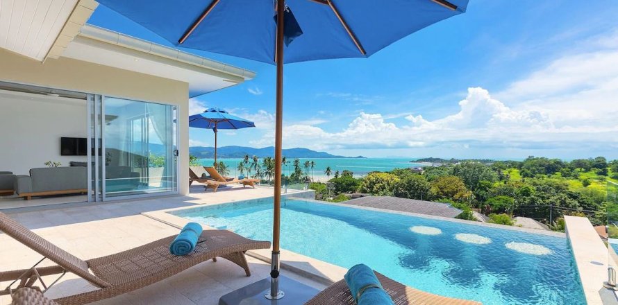 Villa in Chai Buri, Thailand 3 bedrooms № 160246