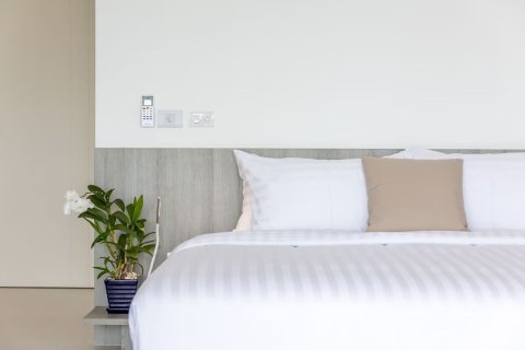 Villa in Chai Buri, Thailand 3 bedrooms № 160246 - photo 17