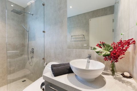 Villa in Chai Buri, Thailand 3 bedrooms № 160246 - photo 16