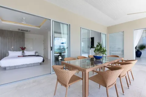 Villa in Chai Buri, Thailand 3 bedrooms № 160246 - photo 4