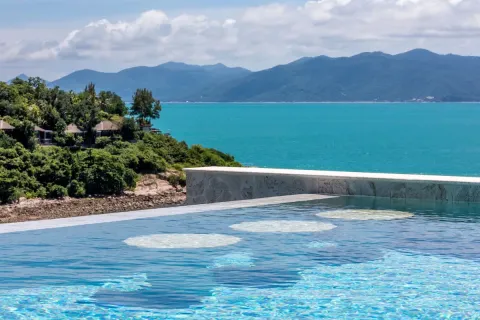 Villa in Chai Buri, Thailand 3 bedrooms № 160246 - photo 5