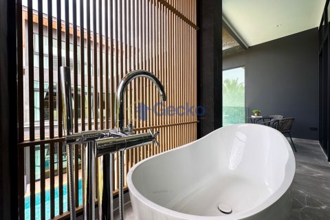 House in Pattaya, Thailand 5 bedrooms № 196435 - photo 26