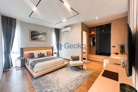House in Pattaya, Thailand 5 bedrooms № 196435 - photo 29