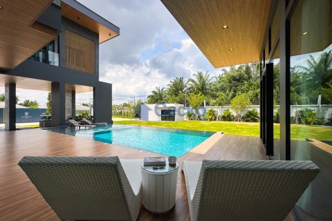 House in Pattaya, Thailand 5 bedrooms № 196435 - photo 6