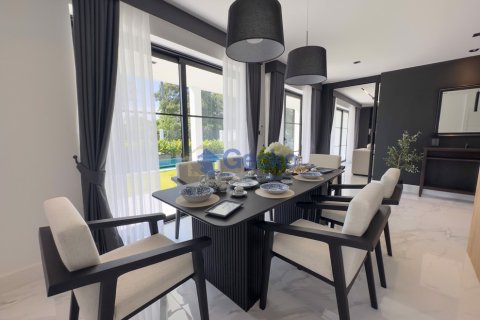 House in Pattaya, Thailand 5 bedrooms № 196433 - photo 23