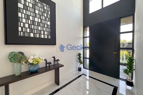 House in Pattaya, Thailand 5 bedrooms № 196433 - photo 8