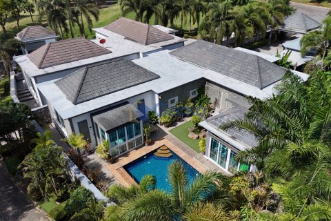Maison à Pattaya, Thaïlande 4 chambres № 196431