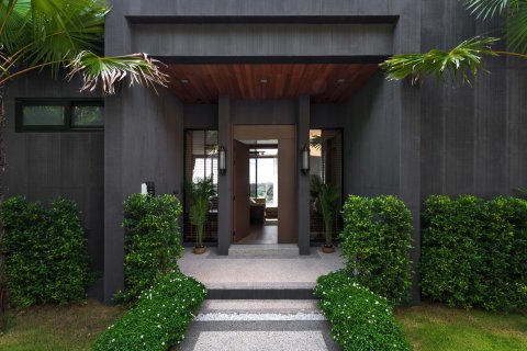 Villa in Phuket, Thailand 2 bedrooms № 163048 - photo 8