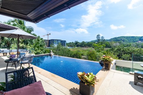 Villa in Phuket, Thailand 5 bedrooms № 163049 - photo 2