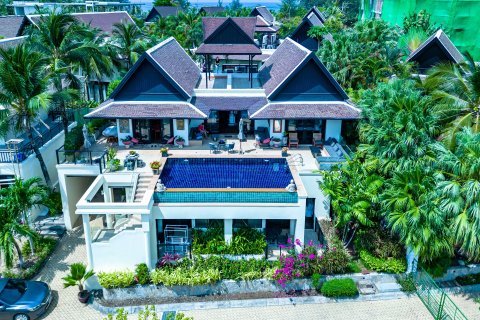 Villa in Phuket, Thailand 5 bedrooms № 163049