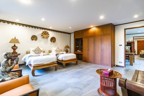 Villa in Phuket, Thailand 5 bedrooms № 163049 - photo 14