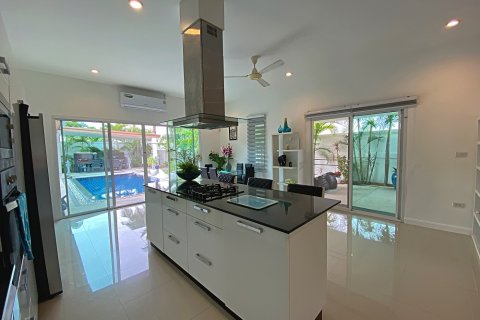 Вилла в Хуа Хине, Таиланд с 3 спальнями  № 168673 - фото 27