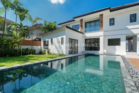 House in Phuket, Thailand 4 bedrooms № 209563 - photo 2
