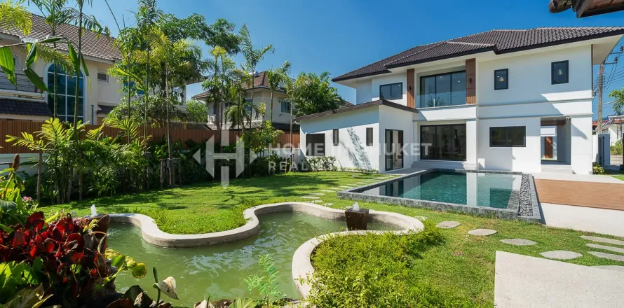 House in Phuket, Thailand 4 bedrooms № 209563