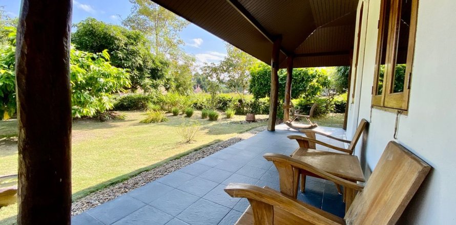 House in Chiang Mai, Thailand 4 bedrooms № 160084