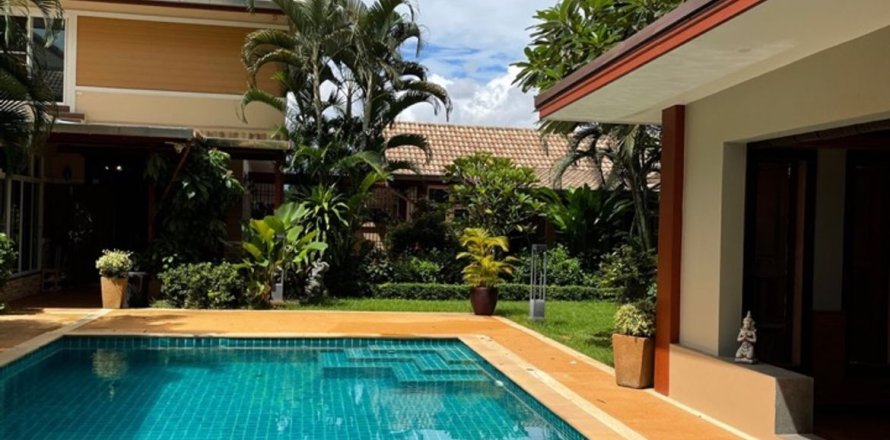 Villa in Chiang Mai, Thailand 10 bedrooms № 160080