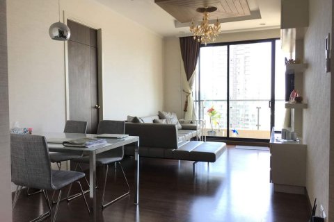 Кондоминиум с 2 спальнями в Сатхоне, Бангкок, Таиланд № 133957 - фото 2