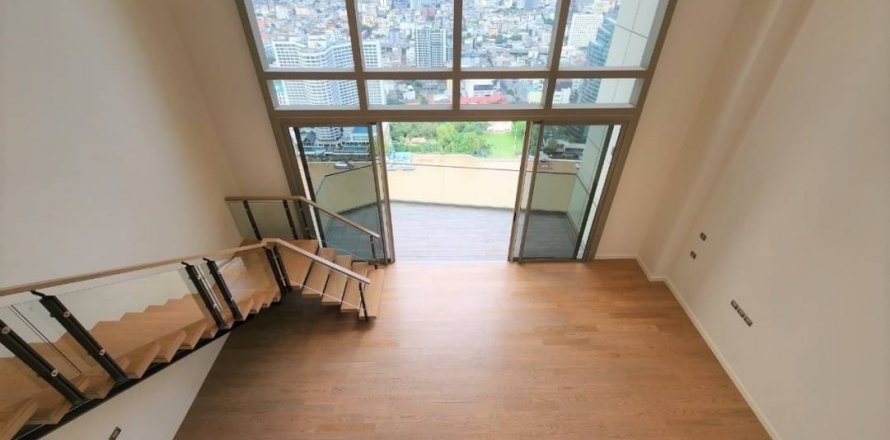 Condo à Khlong San, Bangkok, Thaïlande, 4 chambres  № 133955