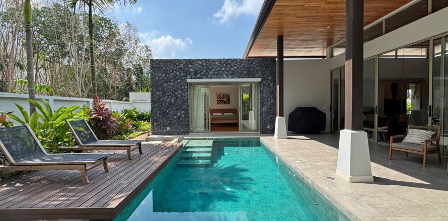 Villa in Phuket, Thailand 3 bedrooms № 139423
