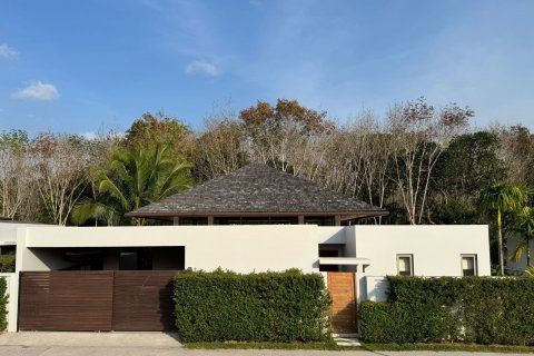Villa in Phuket, Thailand 3 bedrooms № 139423 - photo 20
