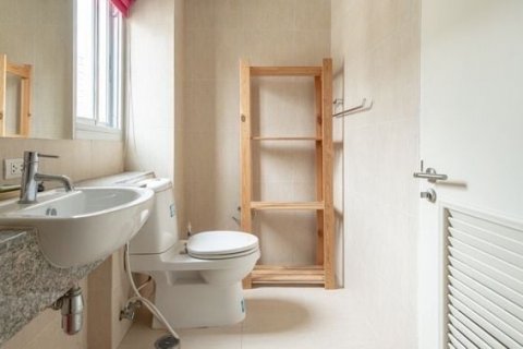 Кондоминиум с 2 спальнями в Ваттхане, Бангкок, Таиланд № 139417 - фото 7