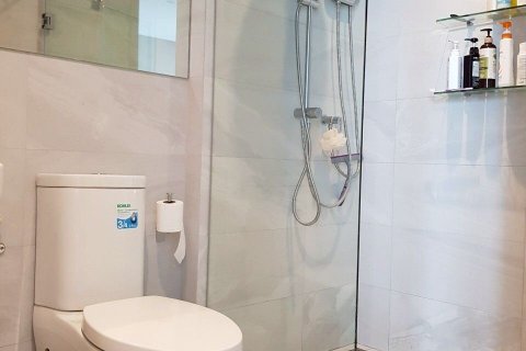 Studio dans le Condo à Watthana, Bangkok, Thaïlande № 139421 - photo 9