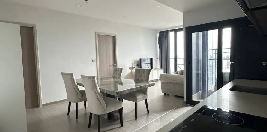 Condo in Huai Khwang, Bangkok, Thailand, 2 bedrooms  № 148510