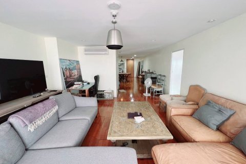 Condo in Bang Rak, Bangkok, Thailand, 2 bedrooms  № 148508 - photo 1