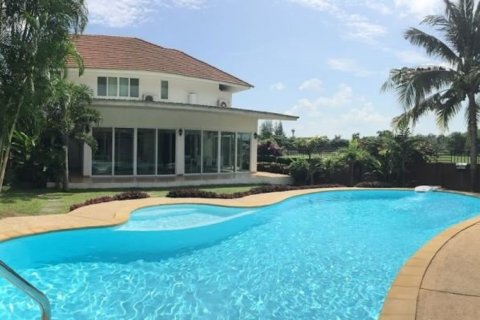 House in Chiang Mai, Thailand 7 bedrooms № 160076