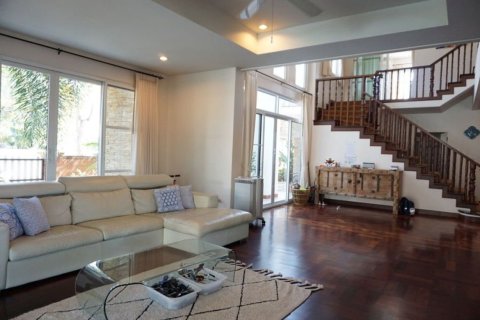 Дом в Чиангмае, Таиланд с 7 спальнями  № 160076 - фото 2