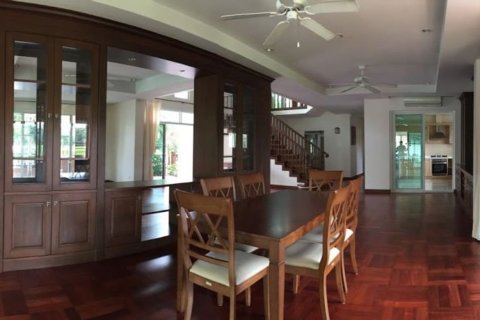 House in Chiang Mai, Thailand 7 bedrooms № 160076 - photo 4