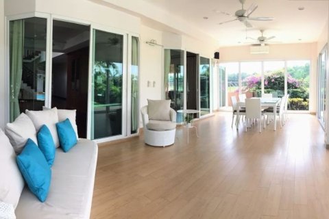 House in Chiang Mai, Thailand 7 bedrooms № 160076 - photo 20