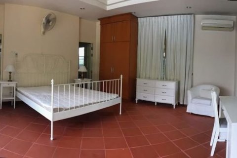 House in Chiang Mai, Thailand 7 bedrooms № 160076 - photo 17
