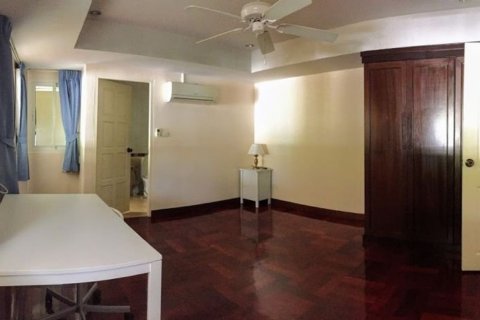 House in Chiang Mai, Thailand 7 bedrooms № 160076 - photo 13