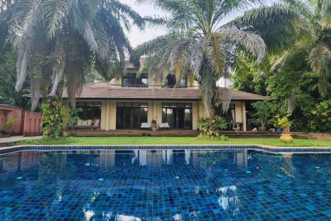 House in Chiang Mai, Thailand 3 bedrooms № 160072