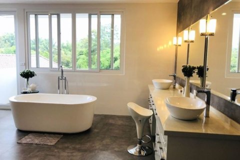 House in Chiang Mai, Thailand 5 bedrooms № 160075 - photo 15