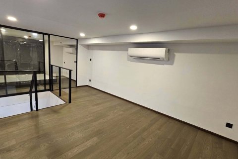 Кондоминиум с 2 спальнями в Банг Раке, Бангкок, Таиланд № 159120 - фото 11