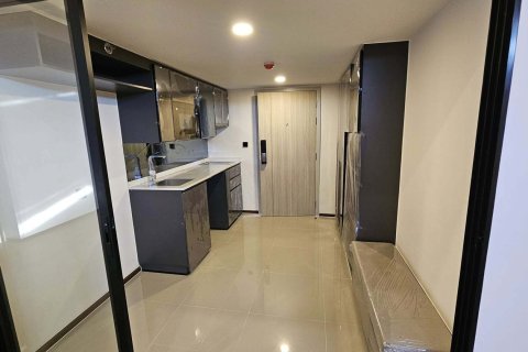 Кондоминиум с 2 спальнями в Банг Раке, Бангкок, Таиланд № 159120 - фото 5