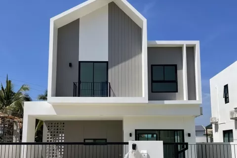 House in Phuket, Thailand 3 bedrooms № 140803 - photo 1