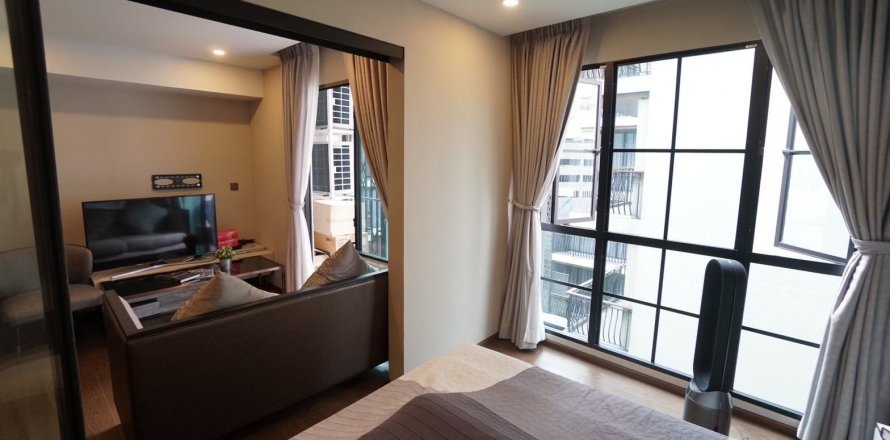Studio dans le Condo à Pathum Wan, Bangkok, Thaïlande  № 140798