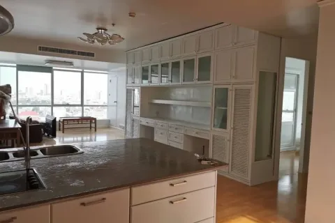 Condo in Khlong San, Bangkok, Thailand, 2 bedrooms  № 148268 - photo 2